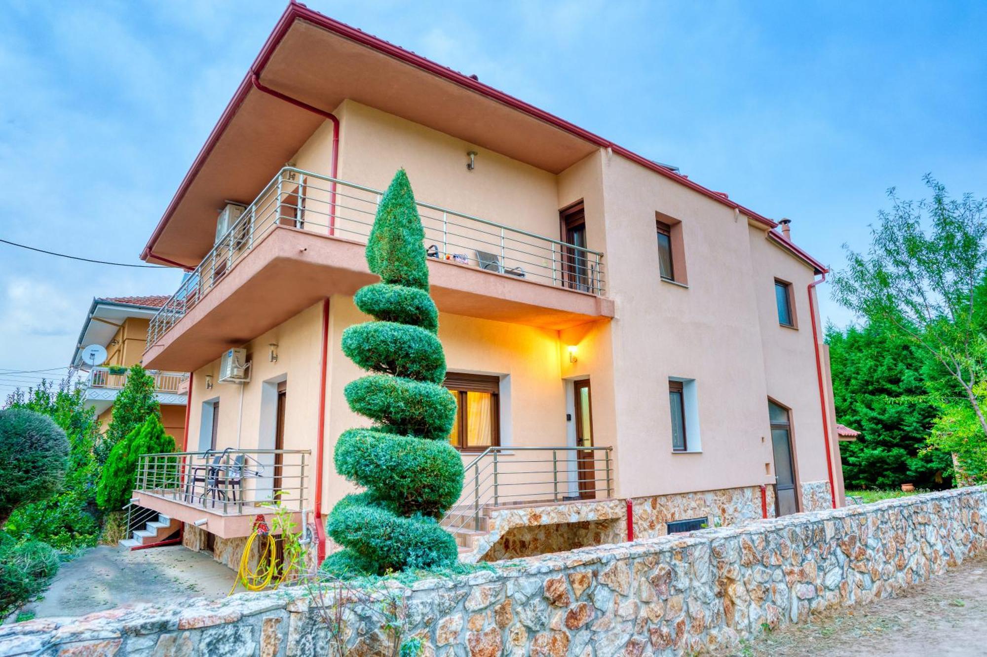 Four Lakes Luxury