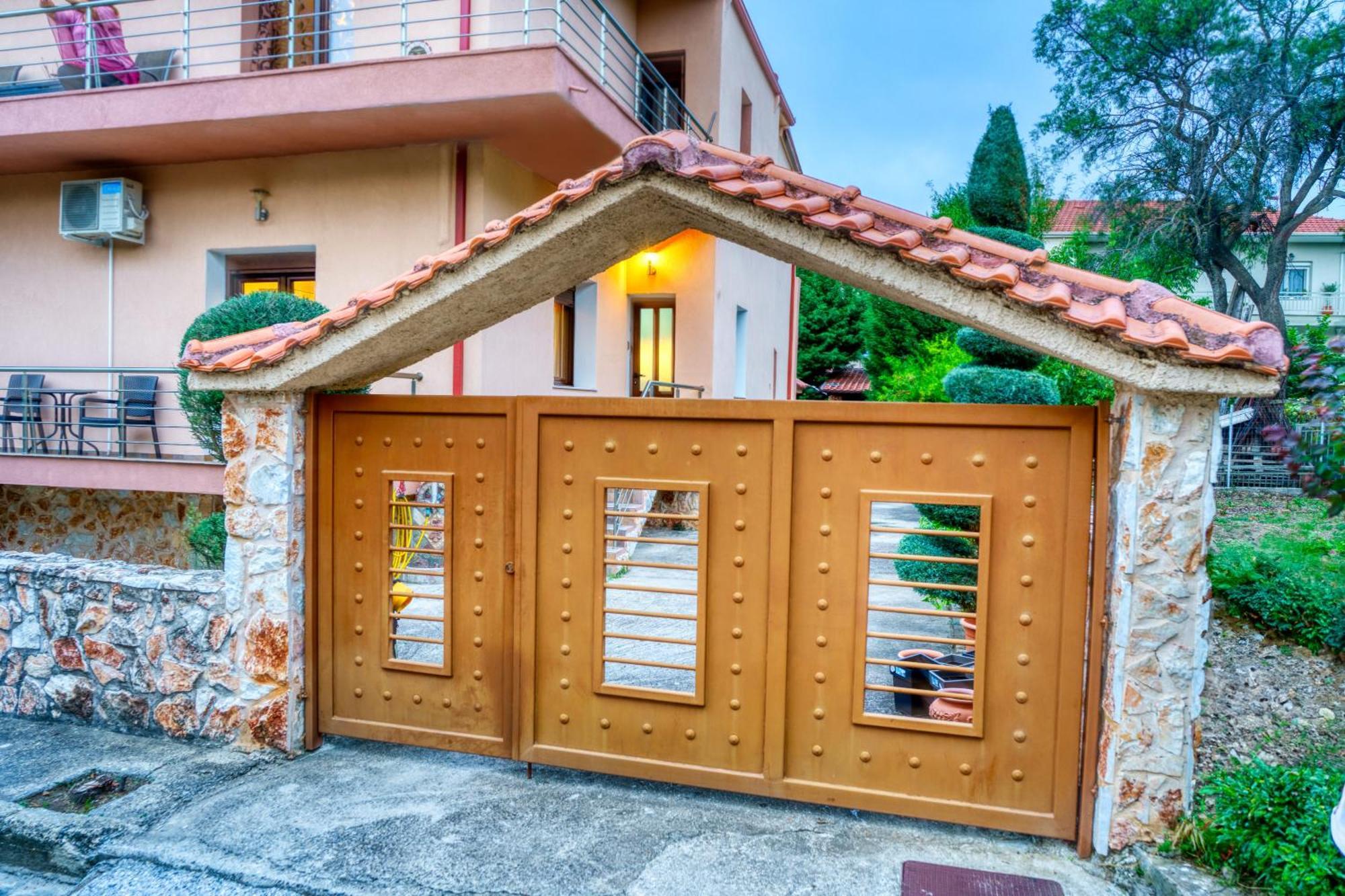 Four Lakes Luxury Amintaio