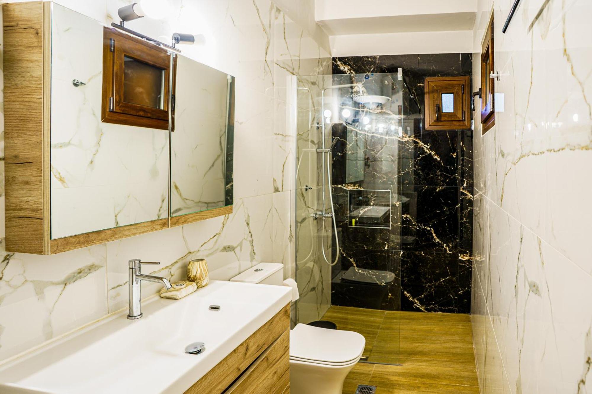 Four Lakes Luxury